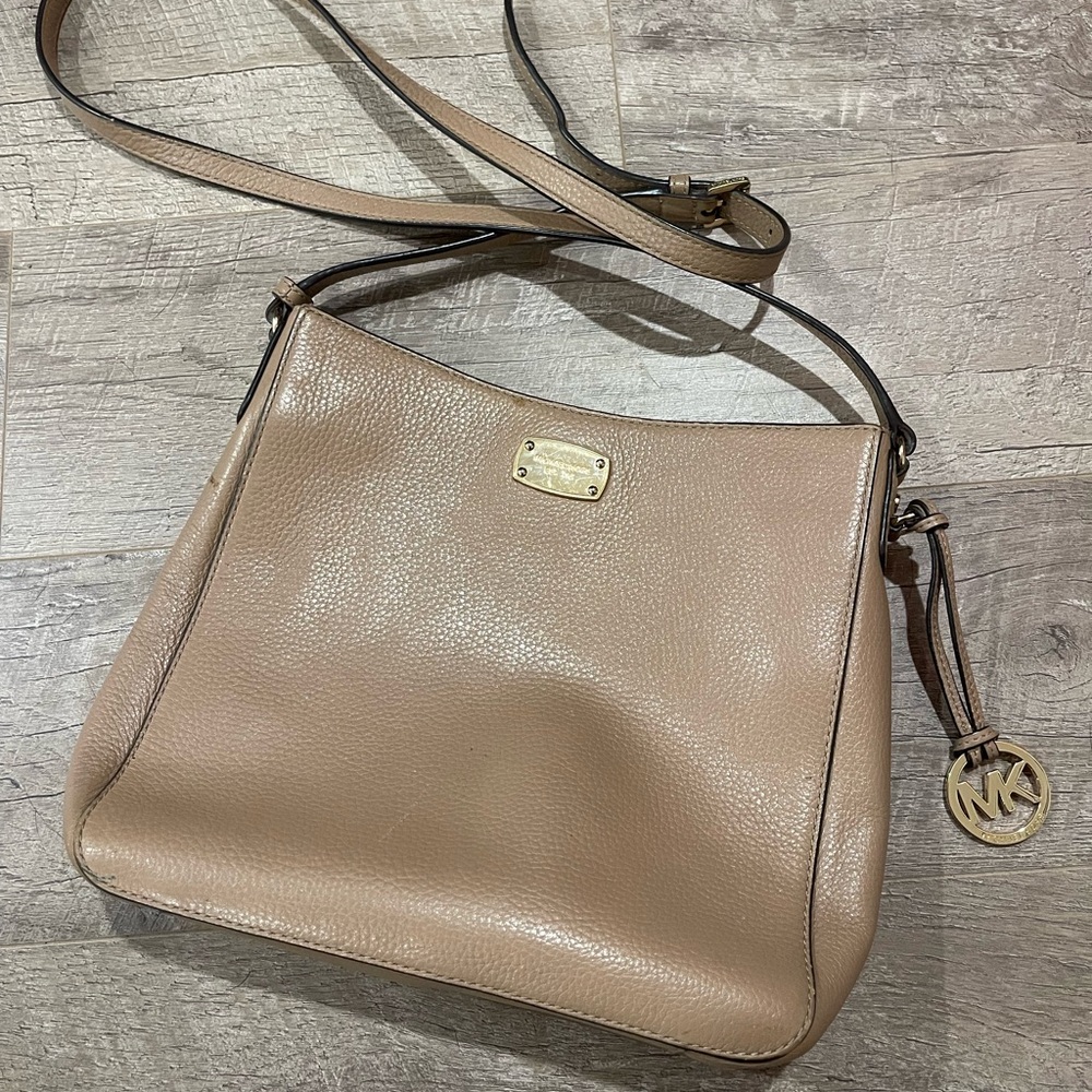 Michael Kors Beige Leather Shoulder Bag